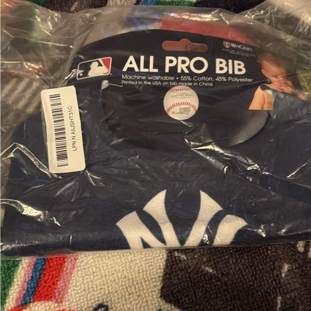 Wincraft Navy Blue New York Yankees Bib